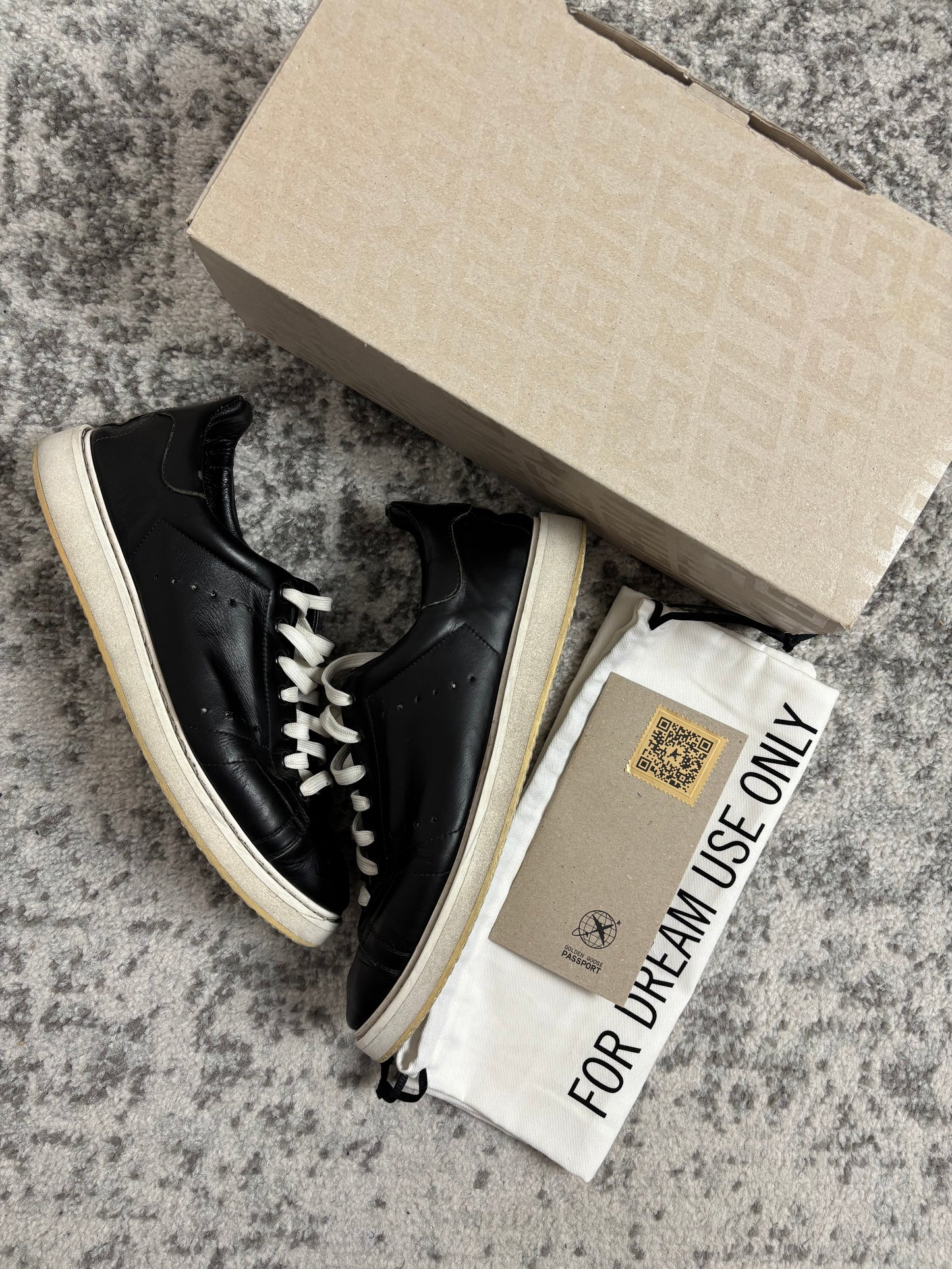 Golden goose noir super star